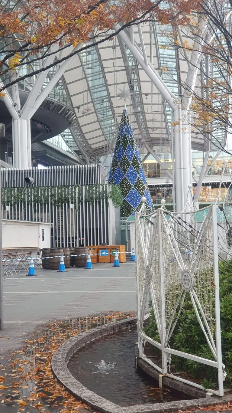 博多駅のツリーの写真