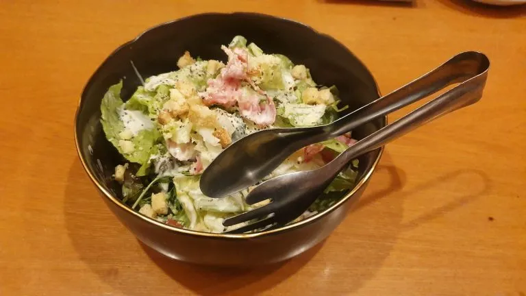 居酒屋けごやの写真2枚目 - シーザーサラダの写真